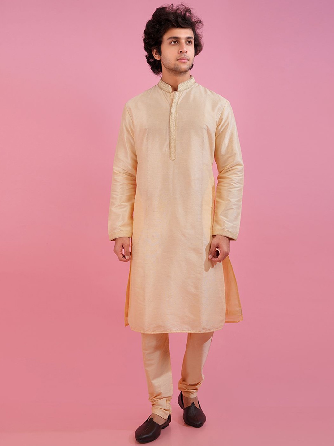 

azania Men Thread Work Kurta, Gold