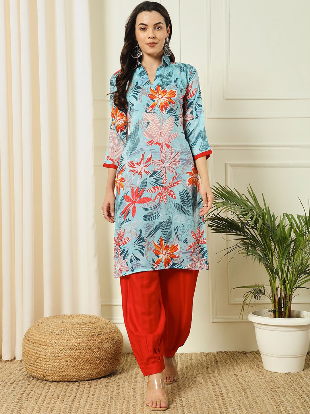 

Ekta Textiles Women Floral Printed Regular Kurti with Patiala, Blue