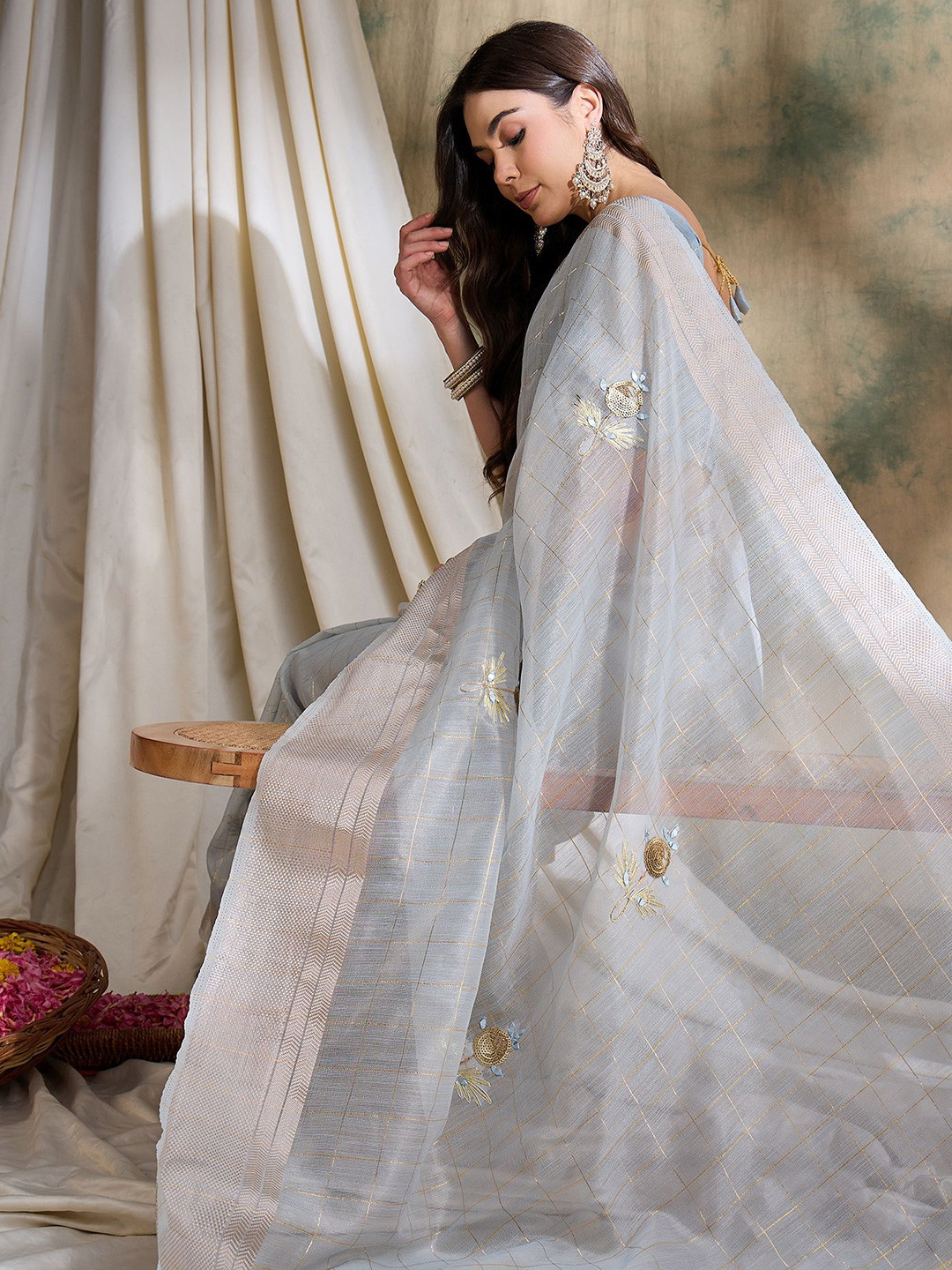 

Sangria Embroidered Saree With Blouse, Grey