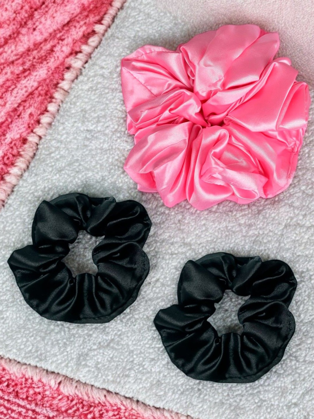 

fabula Women Set of 3 Satin Silk Scrunchy Ponytail Holders, Pink