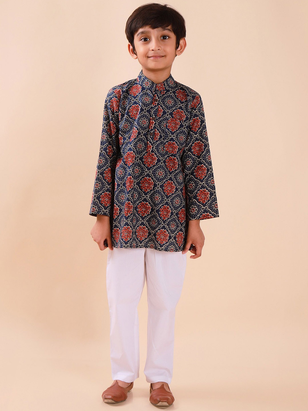 

Sangria Boys Printed Pure Cotton Straight Kurtas, Navy blue