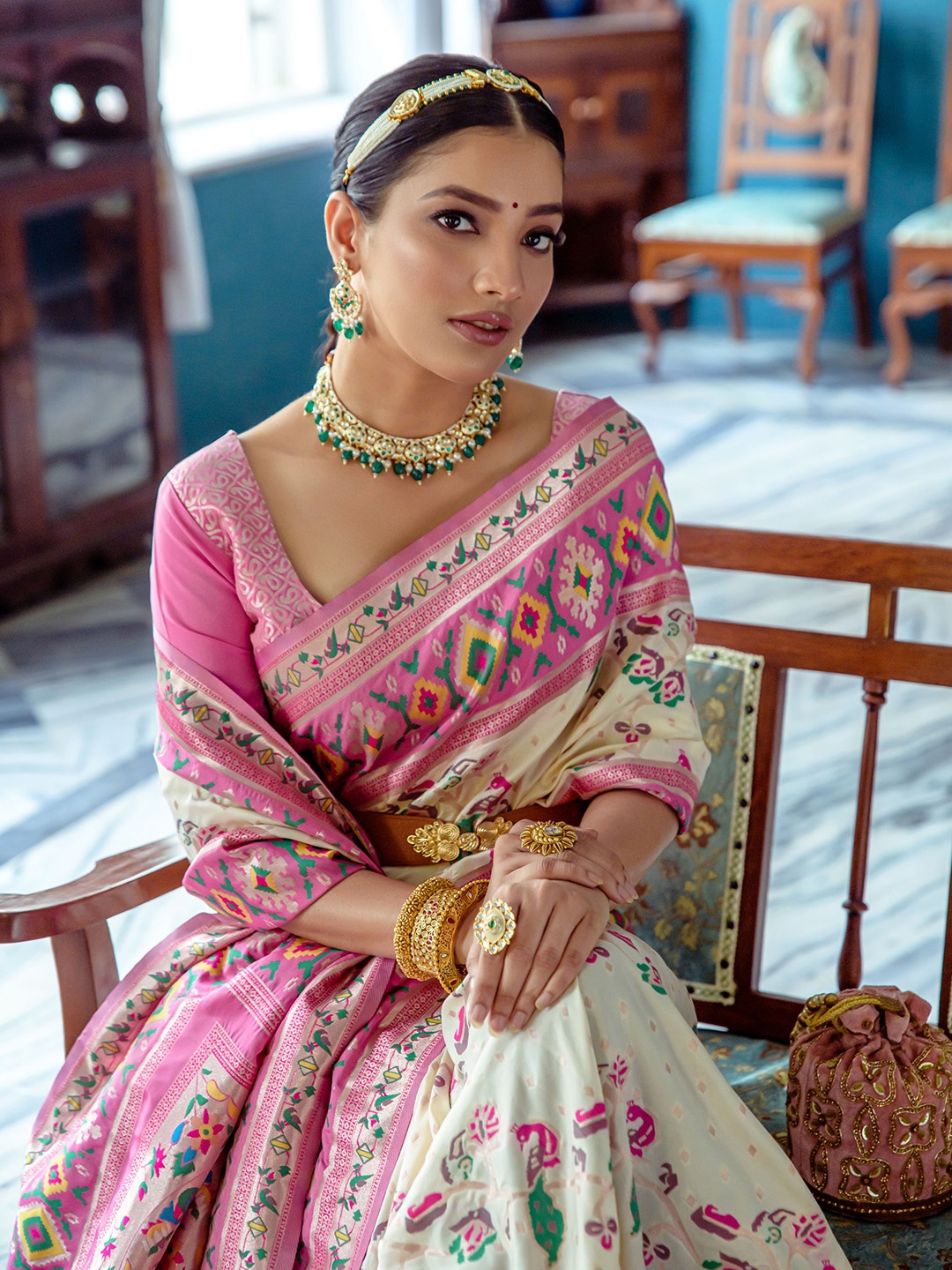 

Kandora Woven Design Zari Pure Silk Banarasi Saree, White