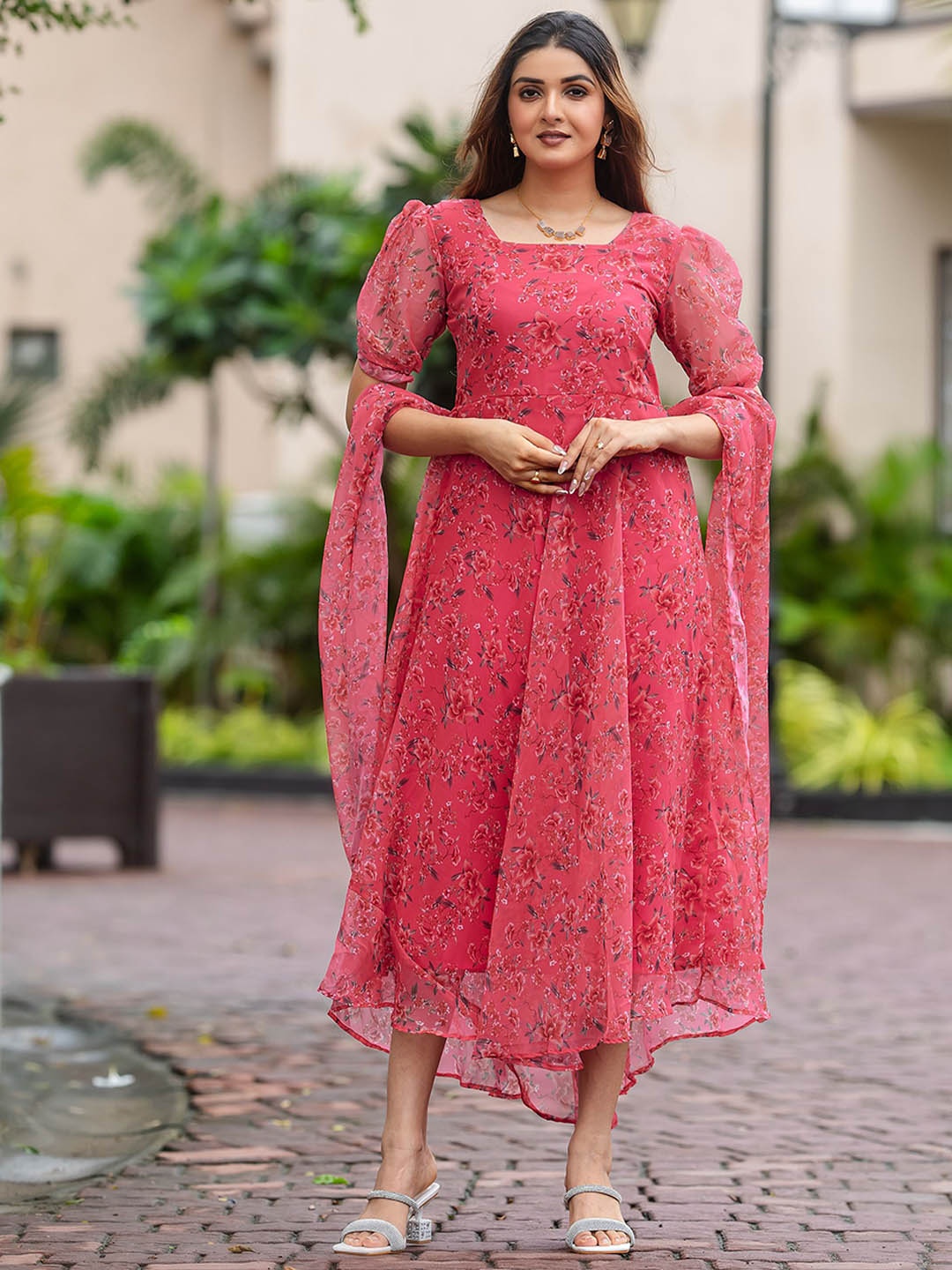 

FANTASY FAB Women Floral Printed Extended Sleeves Kurta, Pink