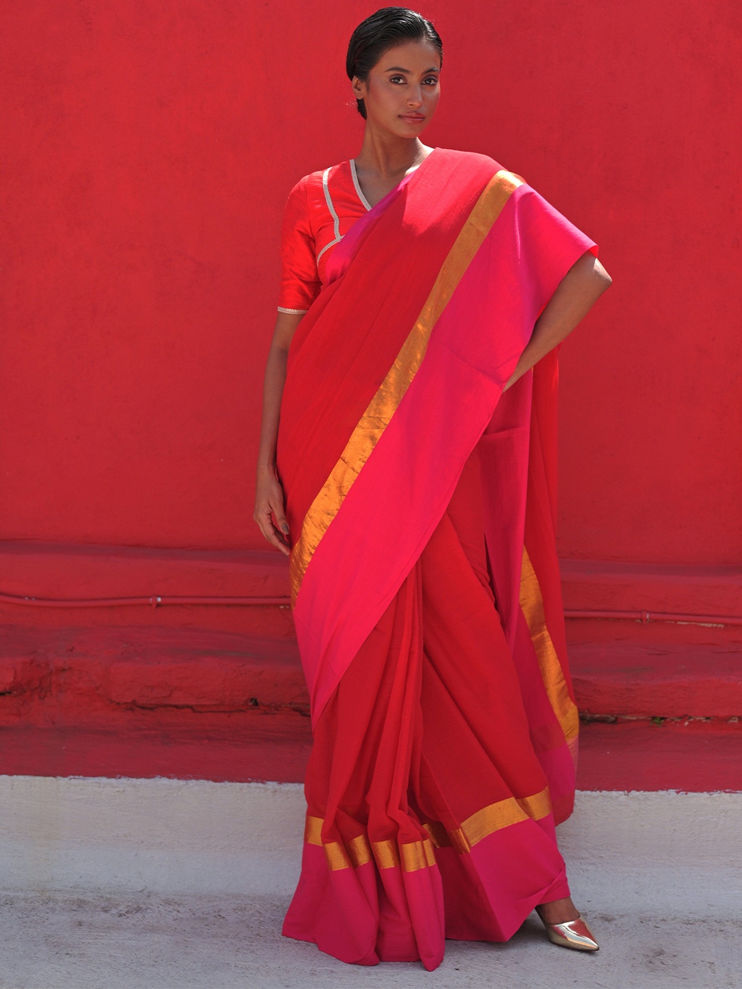 

HUTS AND LOOMS Solid Pure Cotton Saree, Red