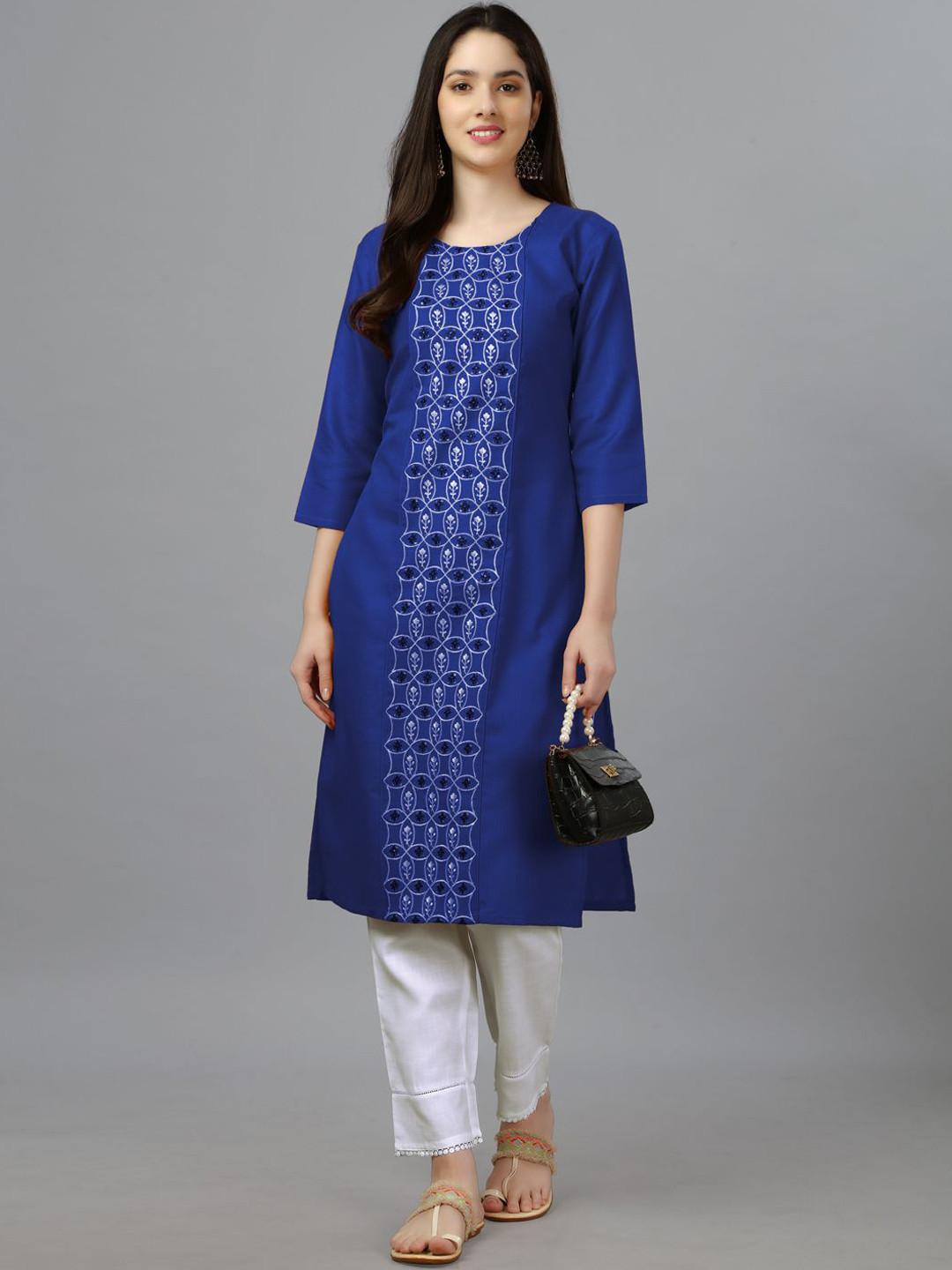 

KAYOMMI Floral Embroidered Thread Work Cotton Straight Kurta, Blue