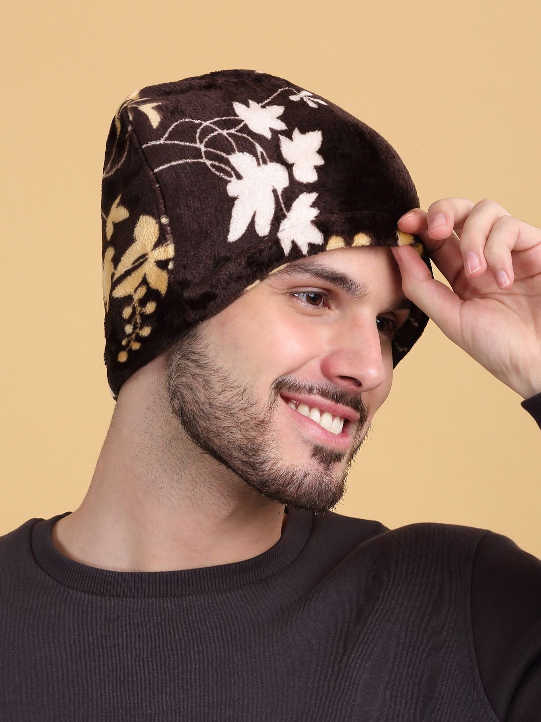 

KLOTTHE Men Printed Woollen Beanie Caps, Brown