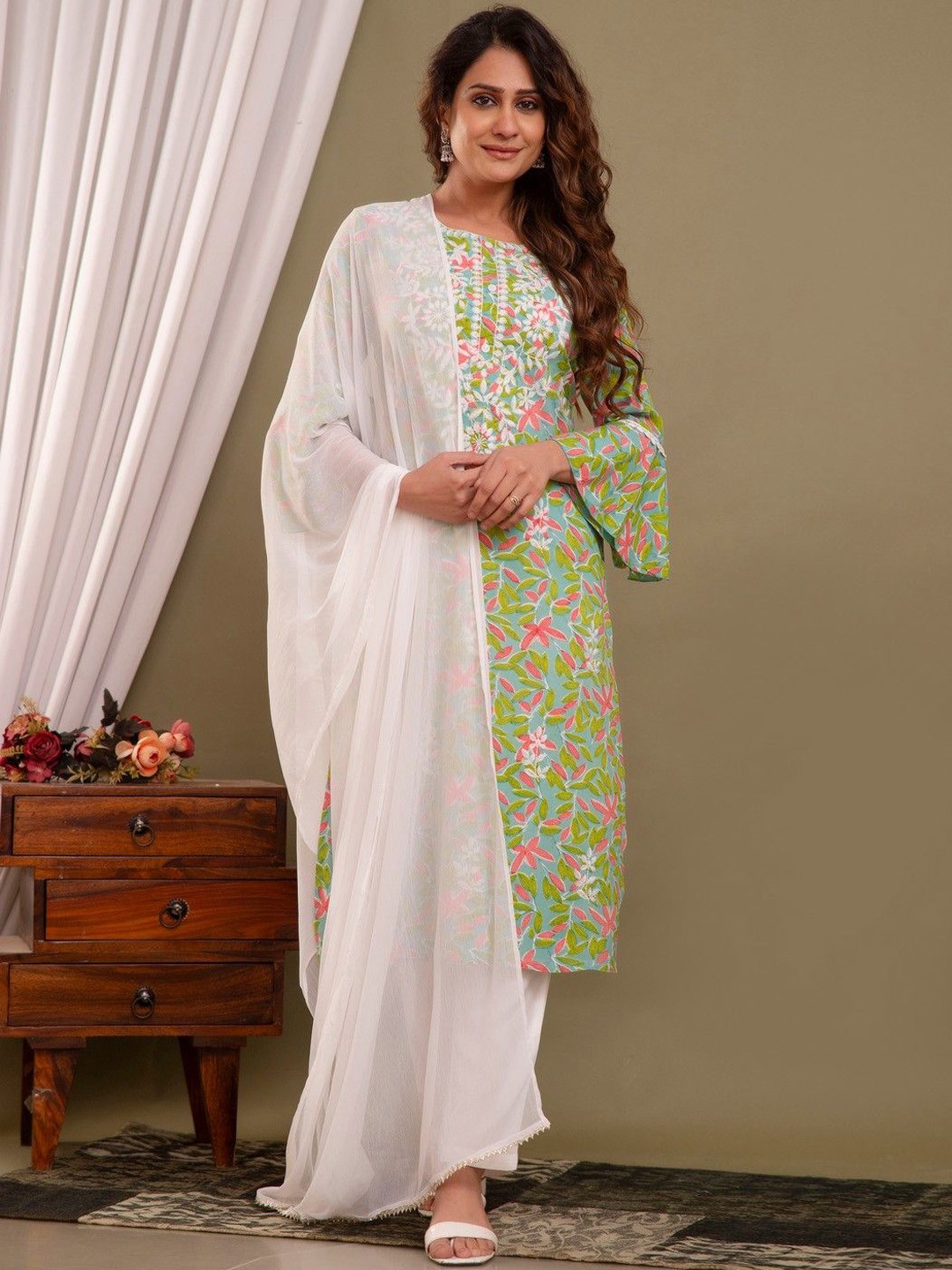 

FASHION FEMINA LUDHIANA Women Ethnic Motifs Embroidered Regular Thread Work Kurta with Trousers & With, Olive