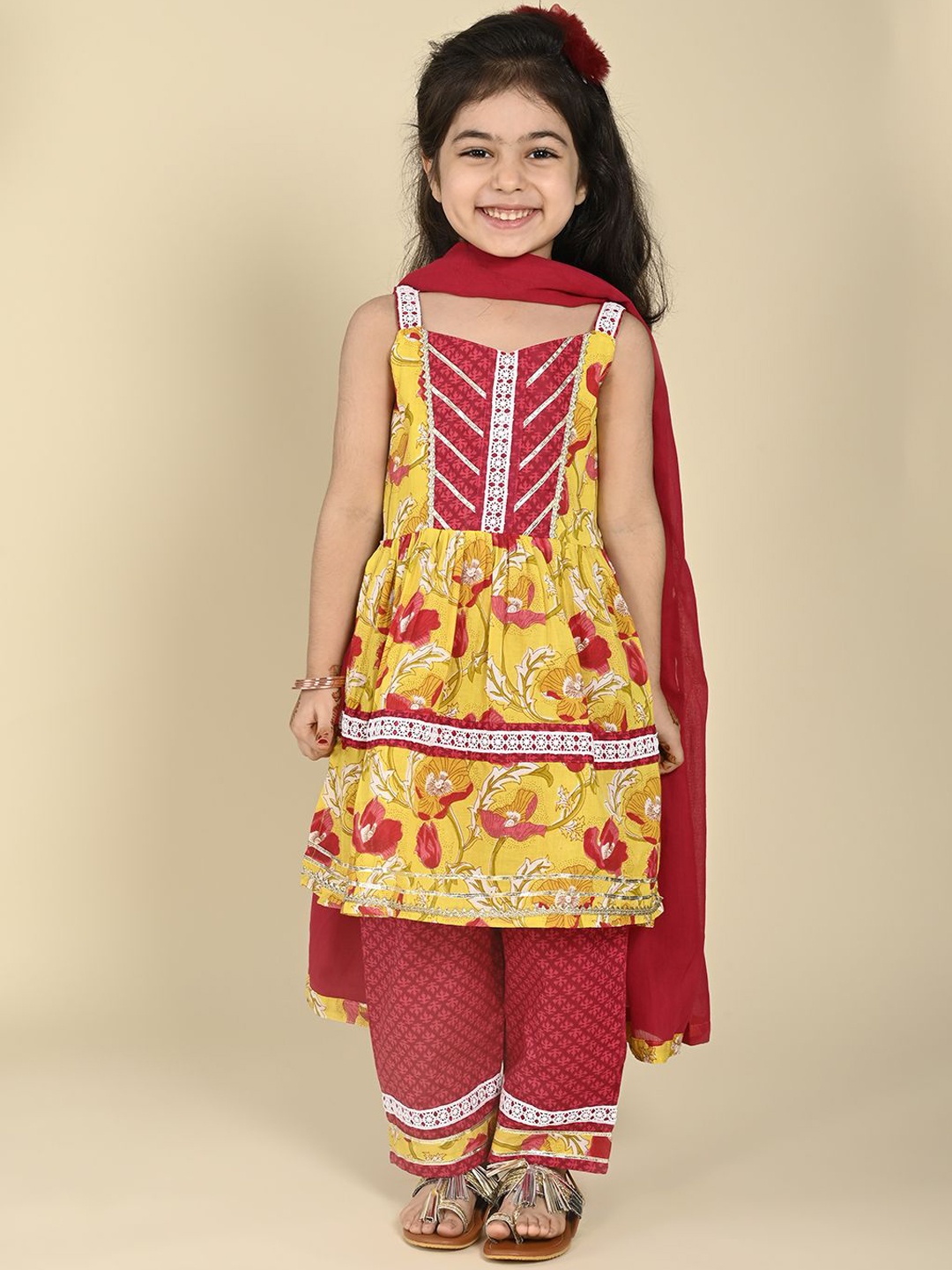 

LIL PITAARA Girls Floral Printed Pure Cotton A-Line Kurta with Trousers & Dupatta, Yellow