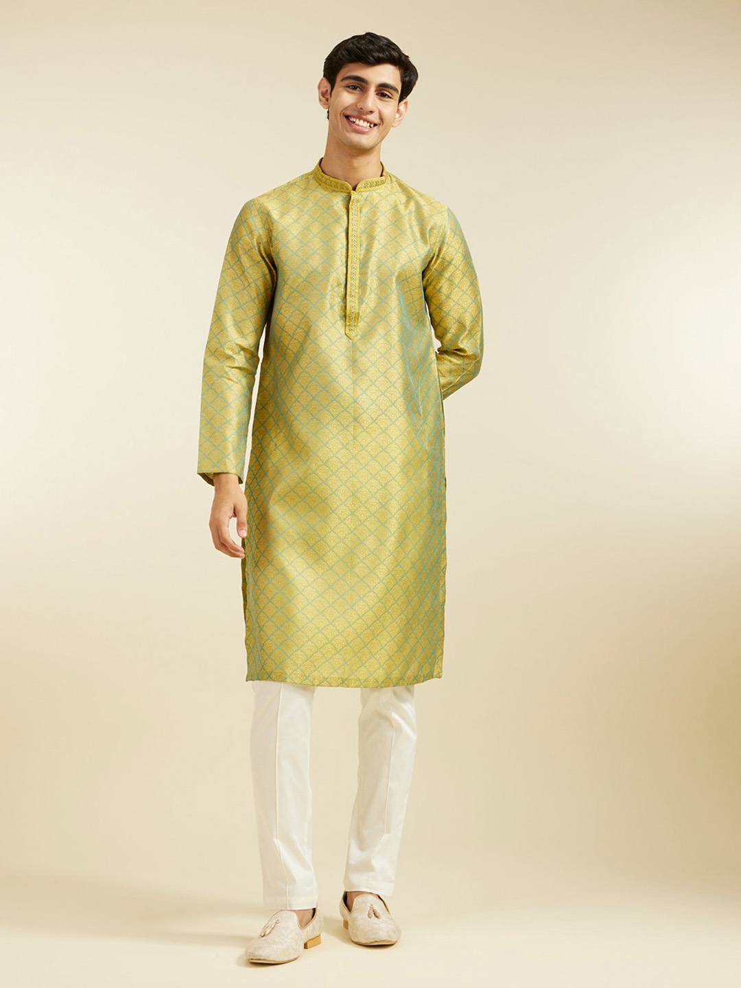

Diwas by Manyavar Ethnic Motifs Woven Design Mandarin Collar Straight Kurta, Grey