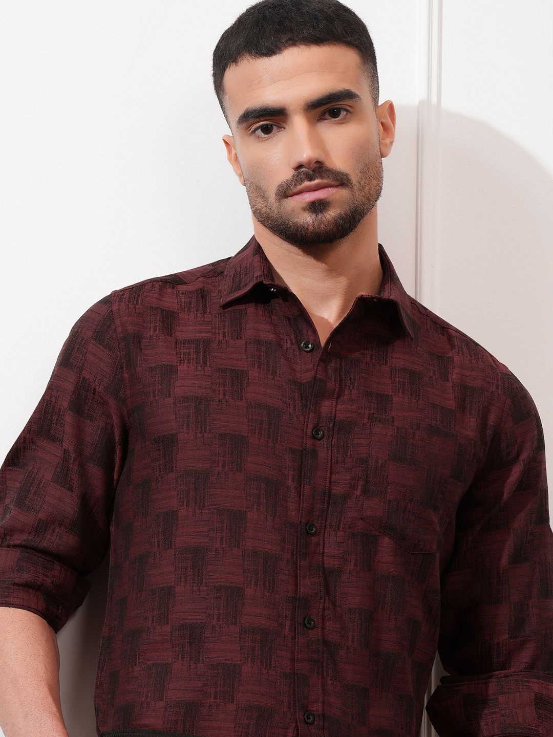 

Locomotive Luxe Men Red Jacquard Textured Occasion Shirt, Maroon