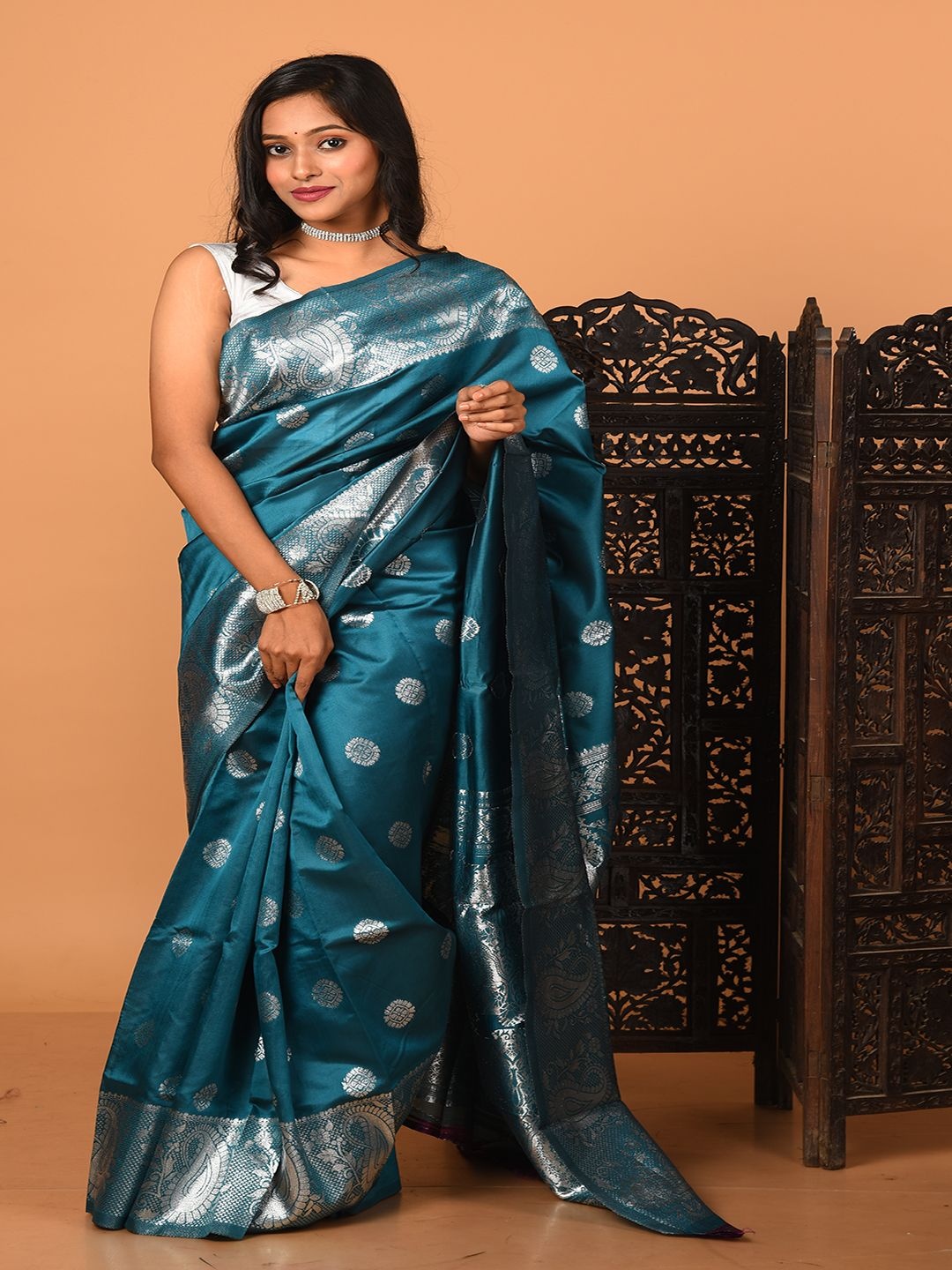 

Laa Calcutta Paisley Zari Banarasi Saree, Turquoise blue