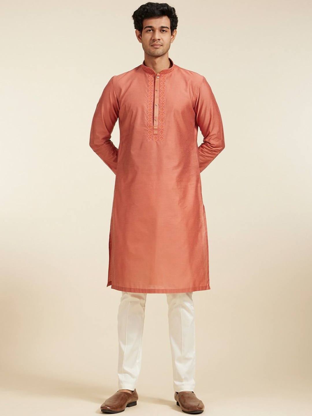 

Diwas by Manyavar Men Floral Embroidered Mandarin Collar Straight Kurta, Rust