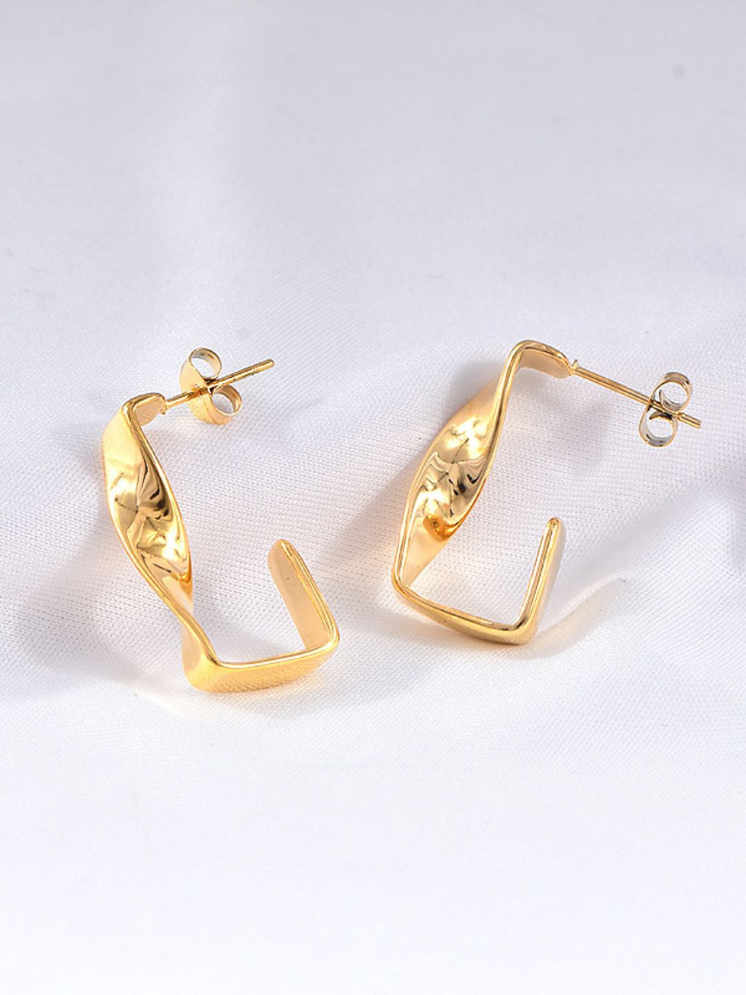 

Krelin Gold Plated Geometric Drop Earrings