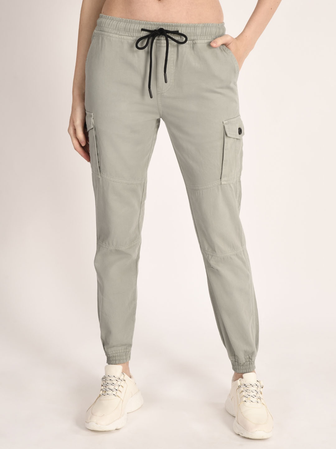 

The Roadster Lifestyle Co. Men Mid-Rise Pure Cotton Cargo Jogger, Grey
