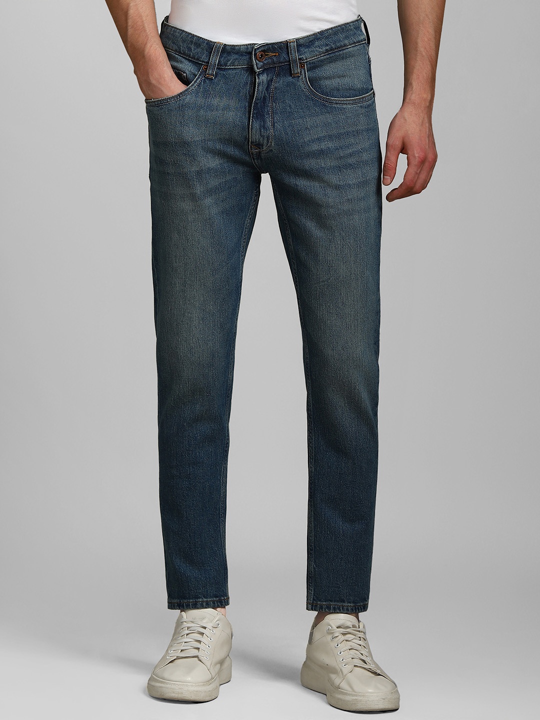 

Louis Philippe Jeans Men Cotton Light Fade Regular Fit Jeans, Navy blue