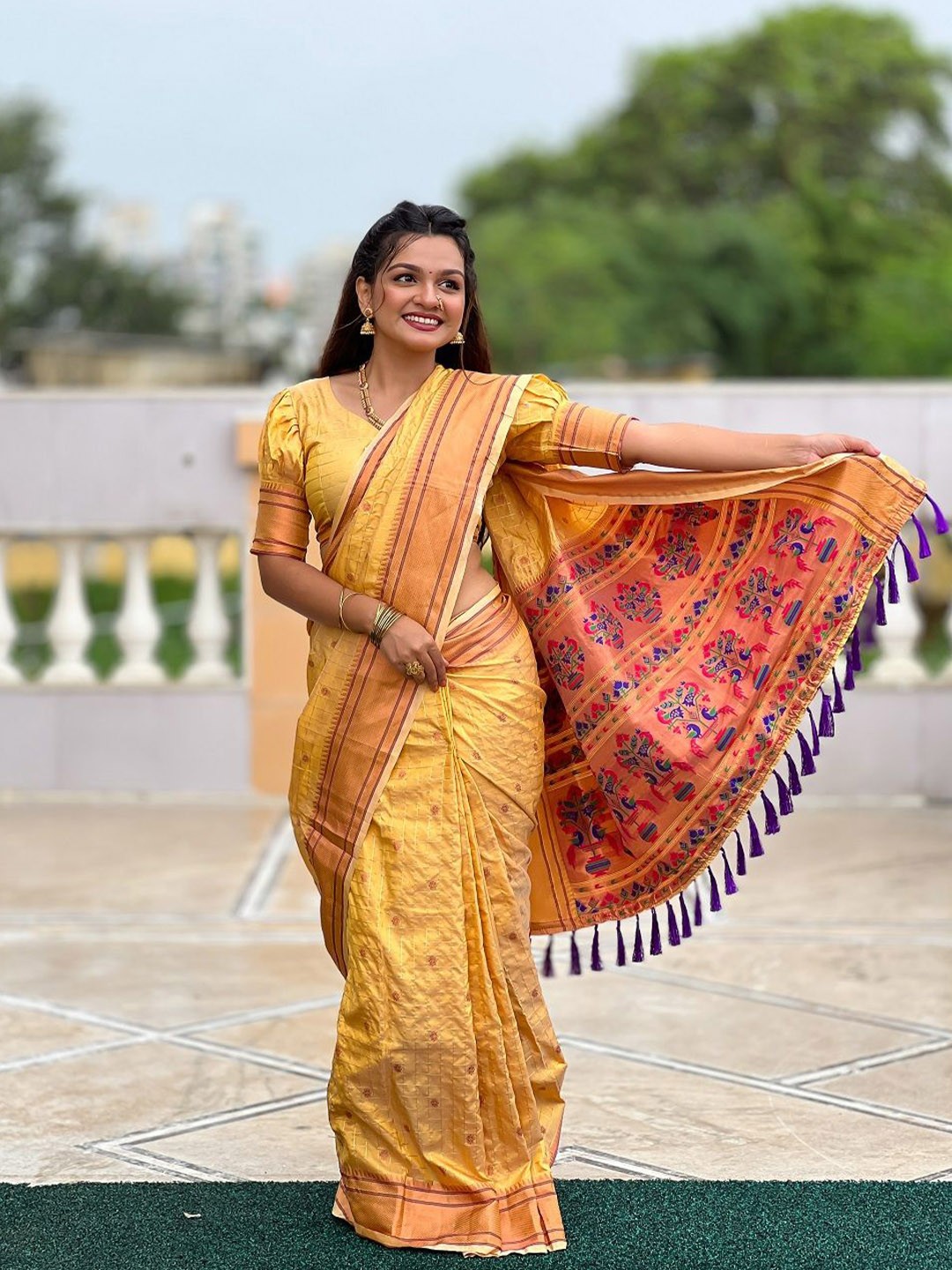 

SGF11 Woven Design Zari Pure Silk Kanjeevaram Saree, Yellow
