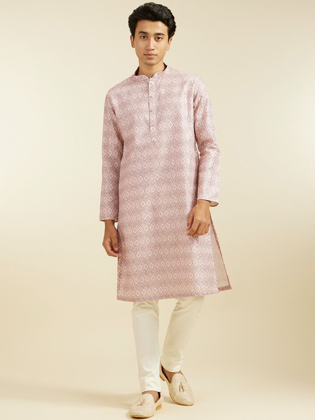 

Diwas by Manyavar Geometric Printed Thread Work Straight Kurta, Pink