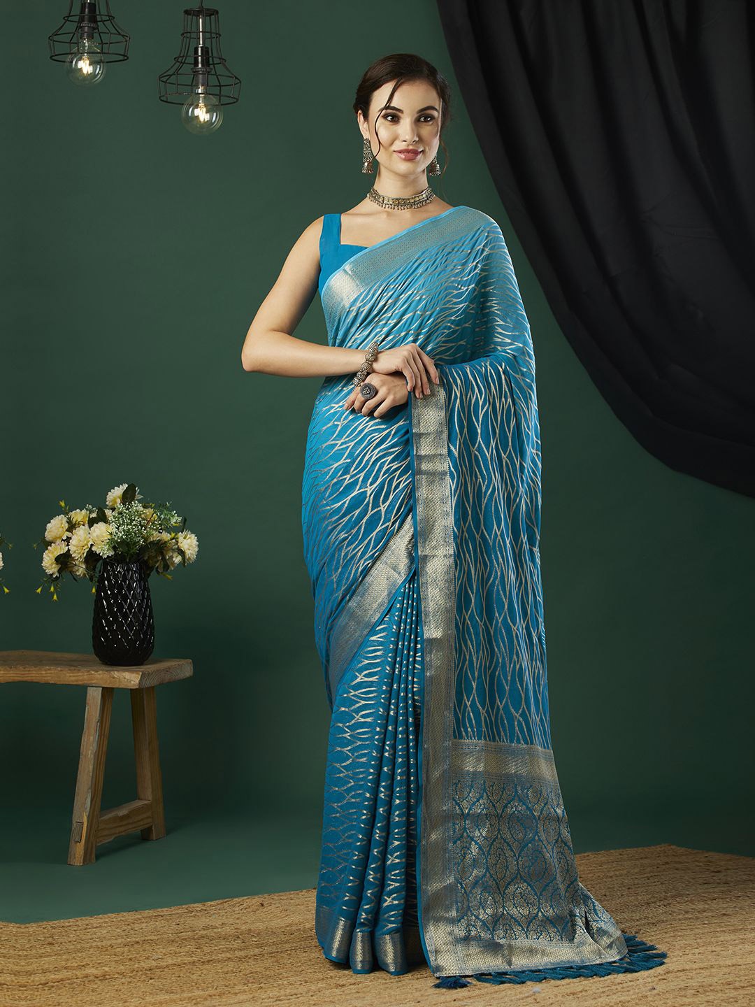 

HI FI NX Woven Design Zari Pure Georgette Saree, Blue