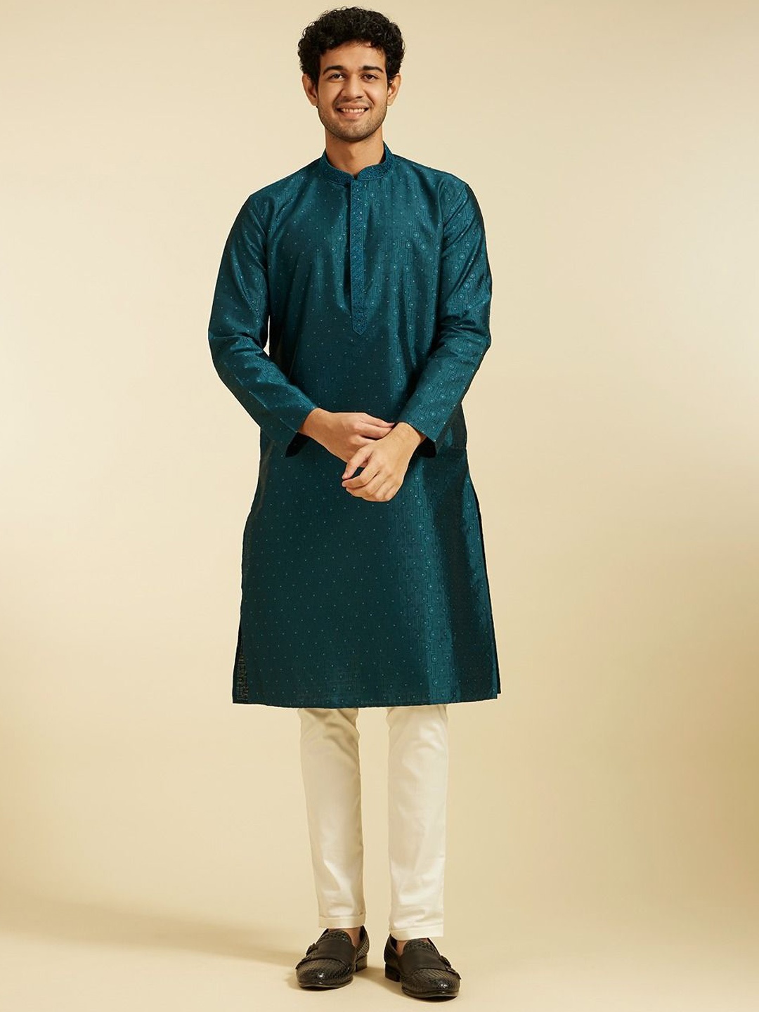 

Diwas by Manyavar Ethnic Motifs Woven Design Mandarin Collar Straight Kurta, Blue