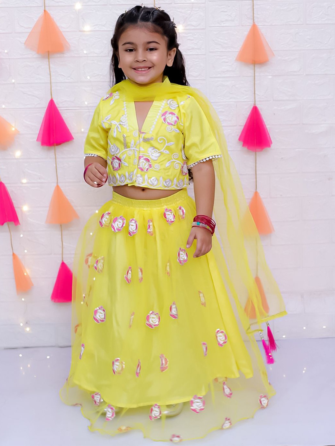 

KID1 Girls Embroidered Sequinned Ready to Wear Lehenga & Blouse With Dupatta, Yellow