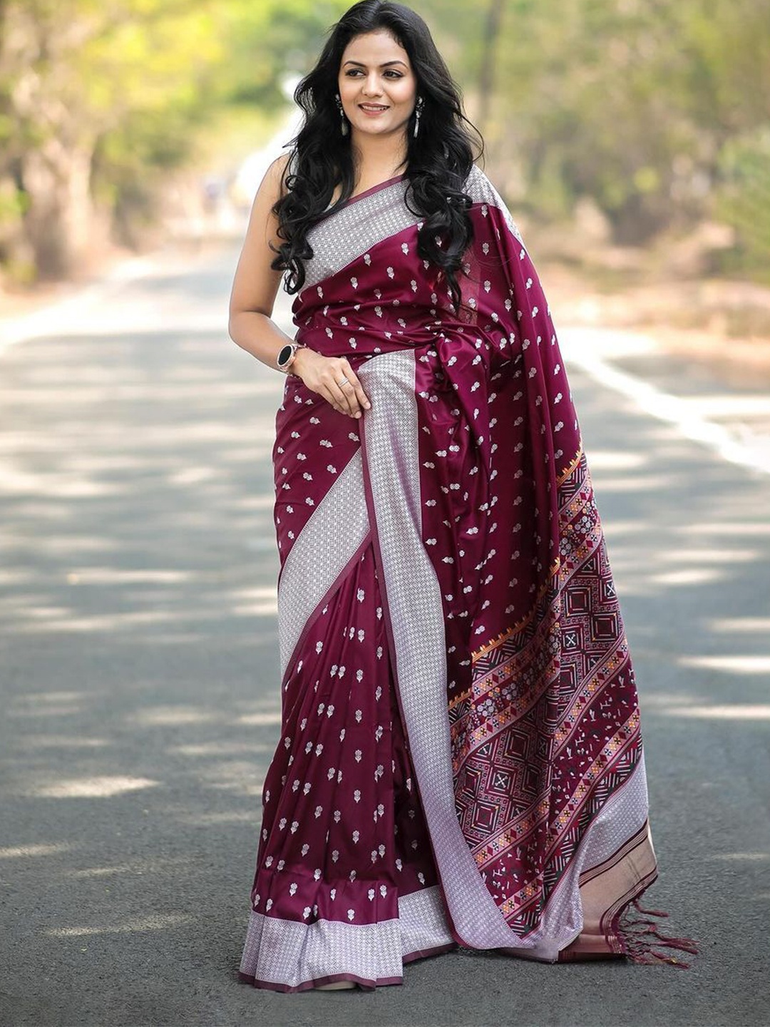 

MORLY Woven Design Zari Traditional Kanjeevaram Saree, Purple