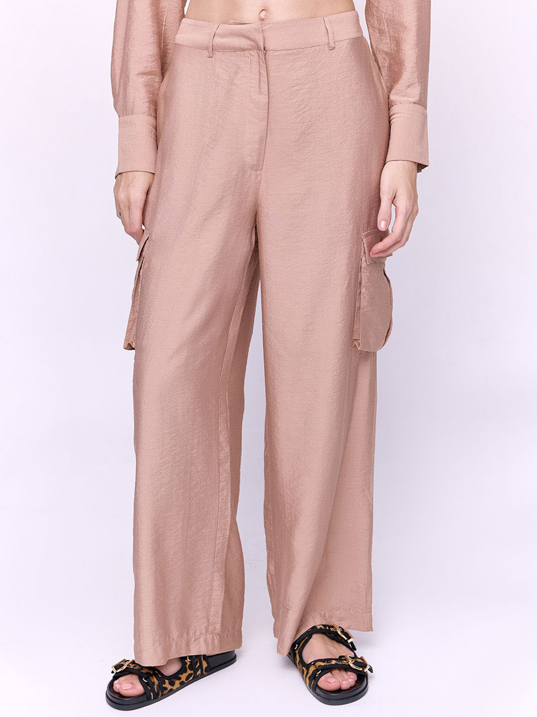 

COVER STORY Women Solid Loose Fit Cargos Trousers, Beige