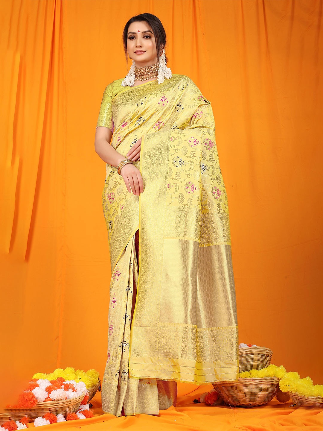 

Royal Rajgharana Saree Woven Design Zari Pure Silk Banarasi Sarees, Yellow