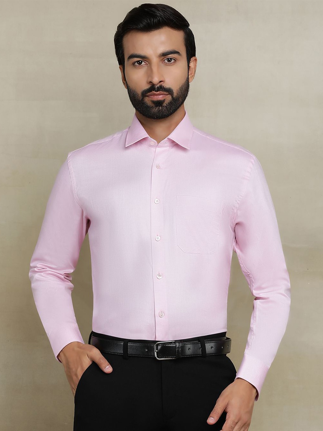 

JADE BLUE Men Cutaway Collar Textured Cotton Casual Shirt, Pink