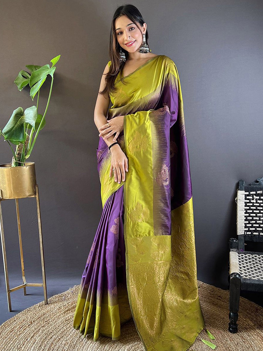 

SGF11 Pure Silk Woven Design Zari Kanjeevaram Saree, Burgundy
