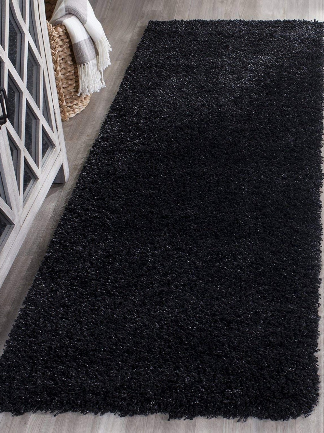 

Banchmark Home Furnishings Black Woollen Bedside Shaggy Carpet