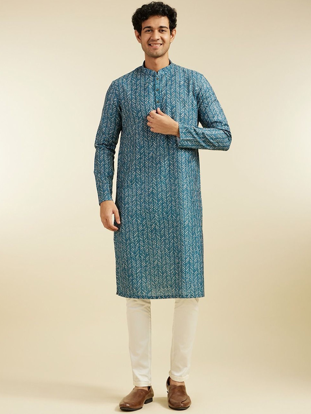 

Diwas by Manyavar Men Geometric Printed Mandarin Collar Straight Kurta, Green