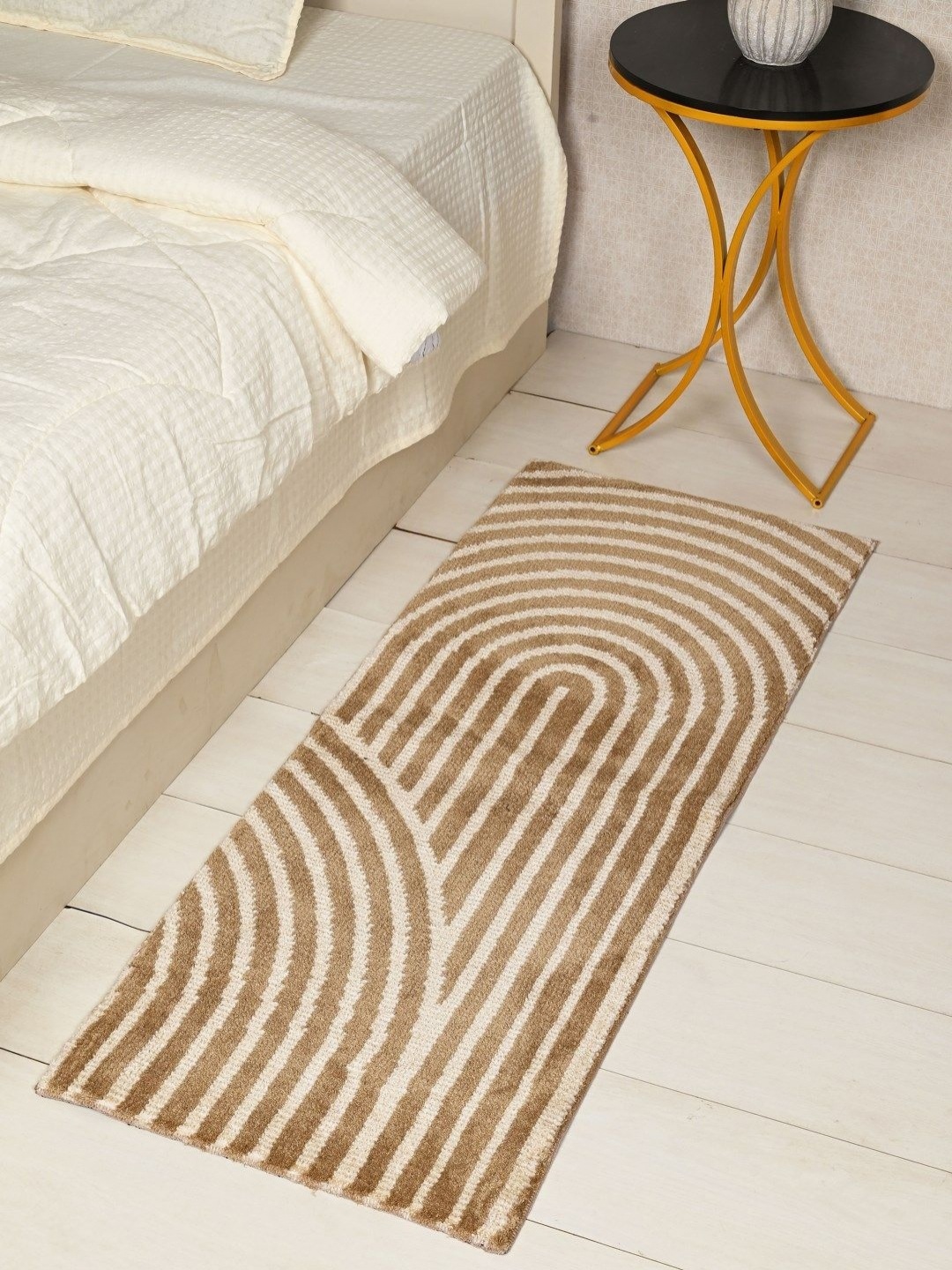 

Saral Home Beige & Brown Abstract Textured Floor Runner
