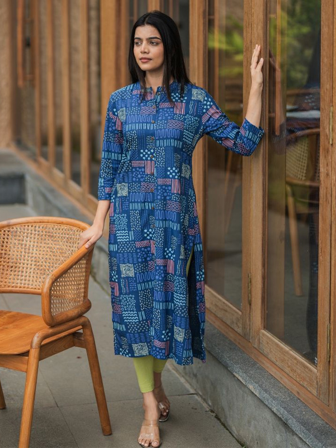 

HAY Geometric Printed Mandarin Collar Work Straight Kurta, Navy blue