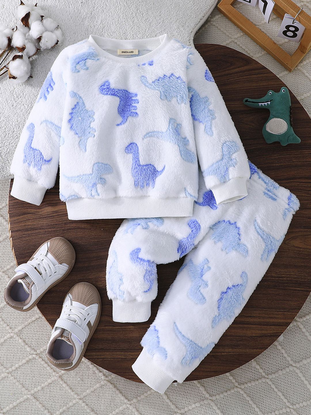 

INCLUD Boys Printed Sweatshirt With Pant Set, White