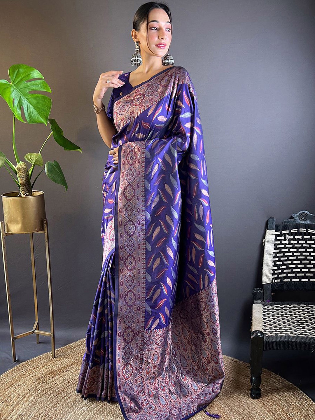 

SGF11 Woven Design Zari Pure Silk Traditional Kanjeevaram Saree, Violet