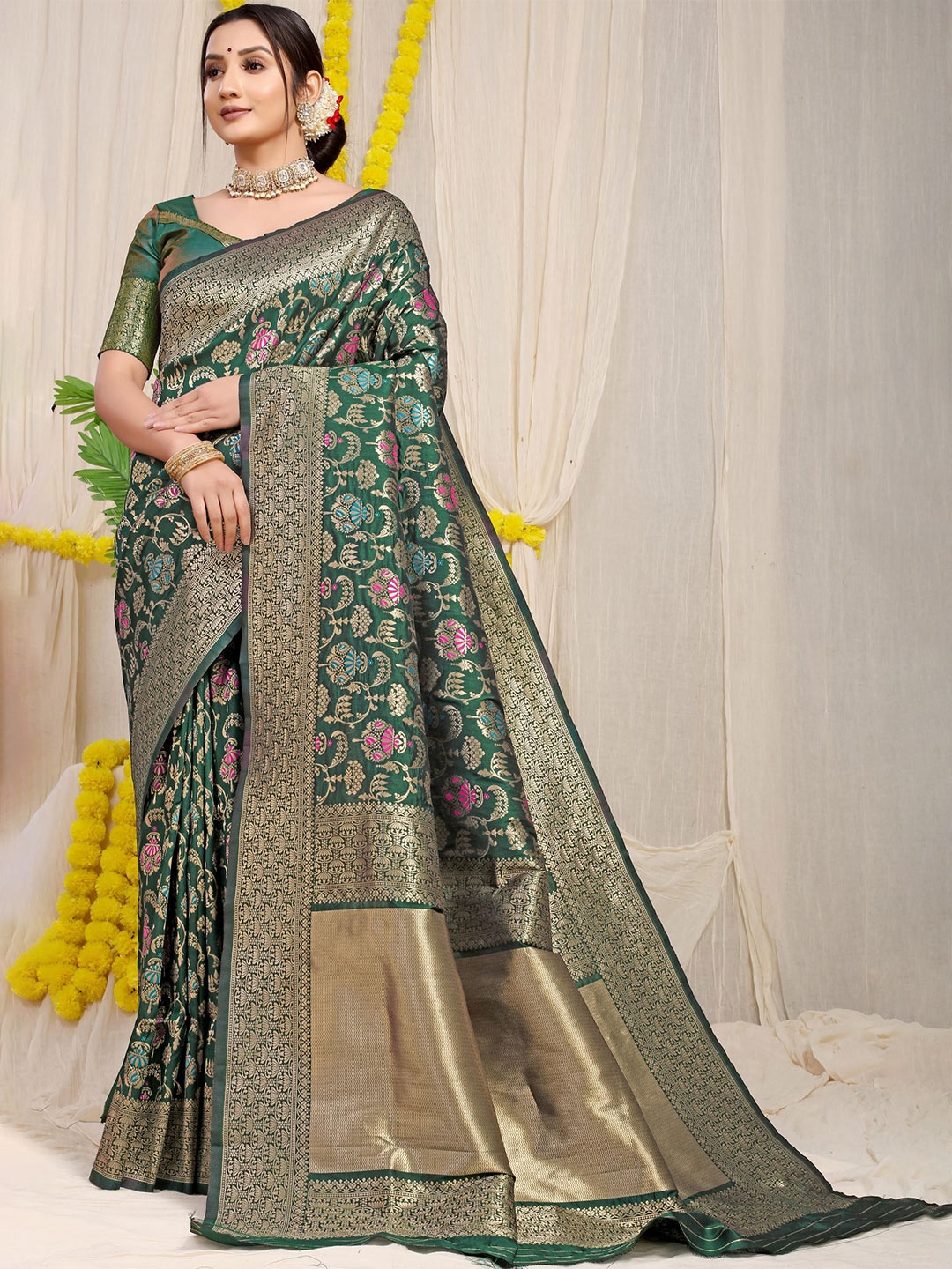 

Royal Rajgharana Saree Ethnic Motifs Zari Pure Silk Banarasi Sarees, Green