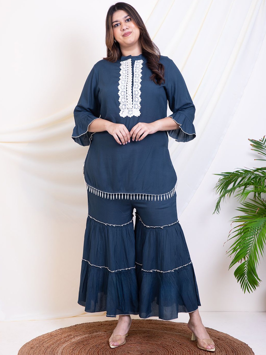 

DEEBACO Plus Size Lace Detail Tunic With Sharara Co-Ords, Grey