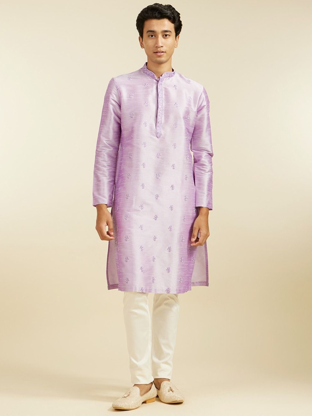 

Diwas by Manyavar Floral Embroidered Mandarin Collar Straight Kurta, Purple