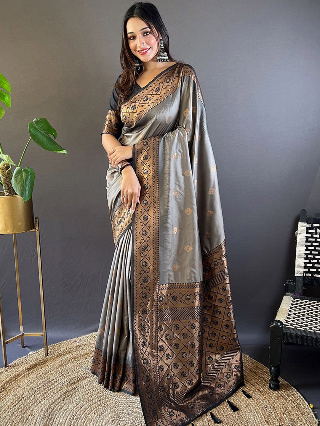

SGF11 Woven Design Zari Pure Silk Kanjeevaram Saree, Grey