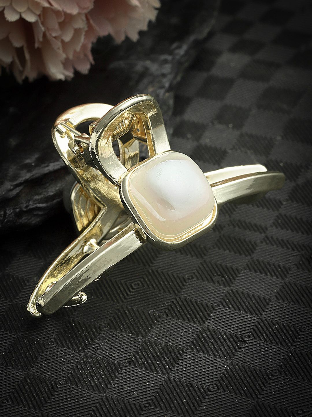 

VOGUE HAIR ACCESSORIES Women Embellished Claw Clip, Gold