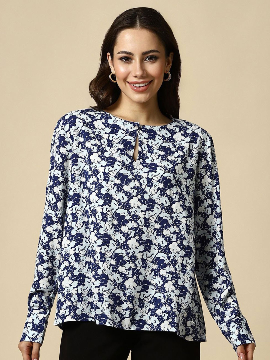 

Allen Solly Woman Floral Printed Round Neck Top, Navy blue