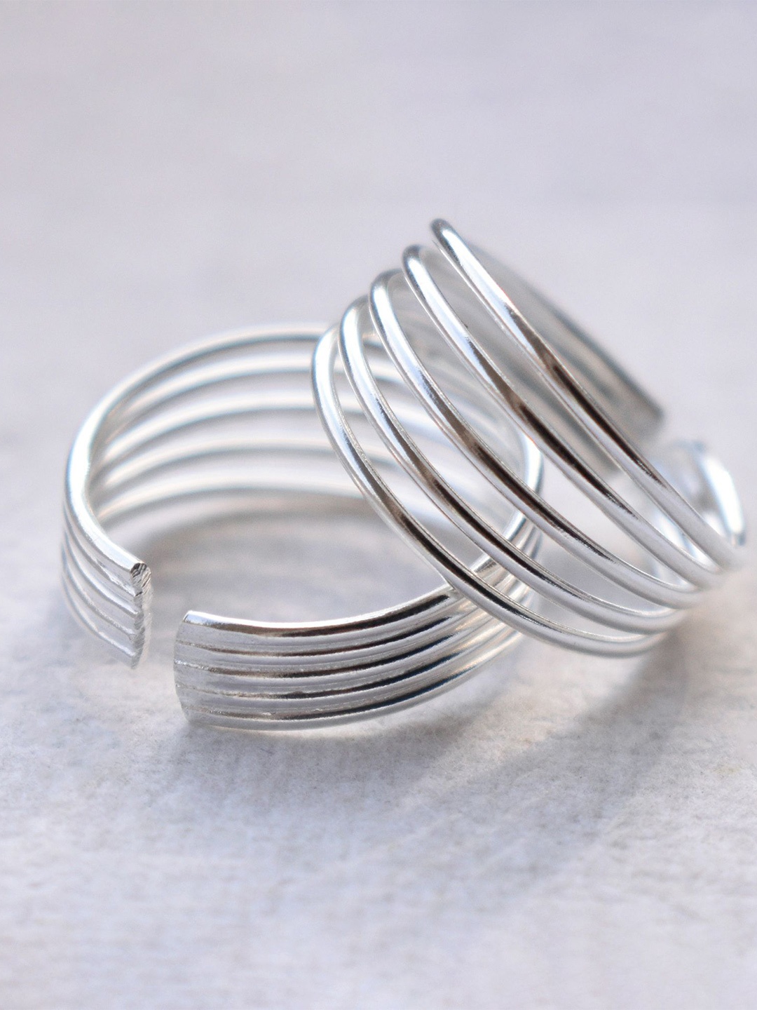 

BeAbhika Silver-Plated 925 Sterling Silver 5 Lines Broad Toe Rings