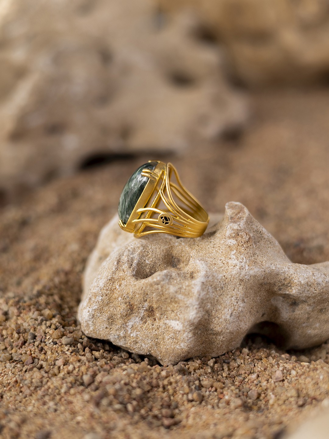 

Stone Story By Shruti 18K Gold-Plated Artificial Stones Studded Finger Ring