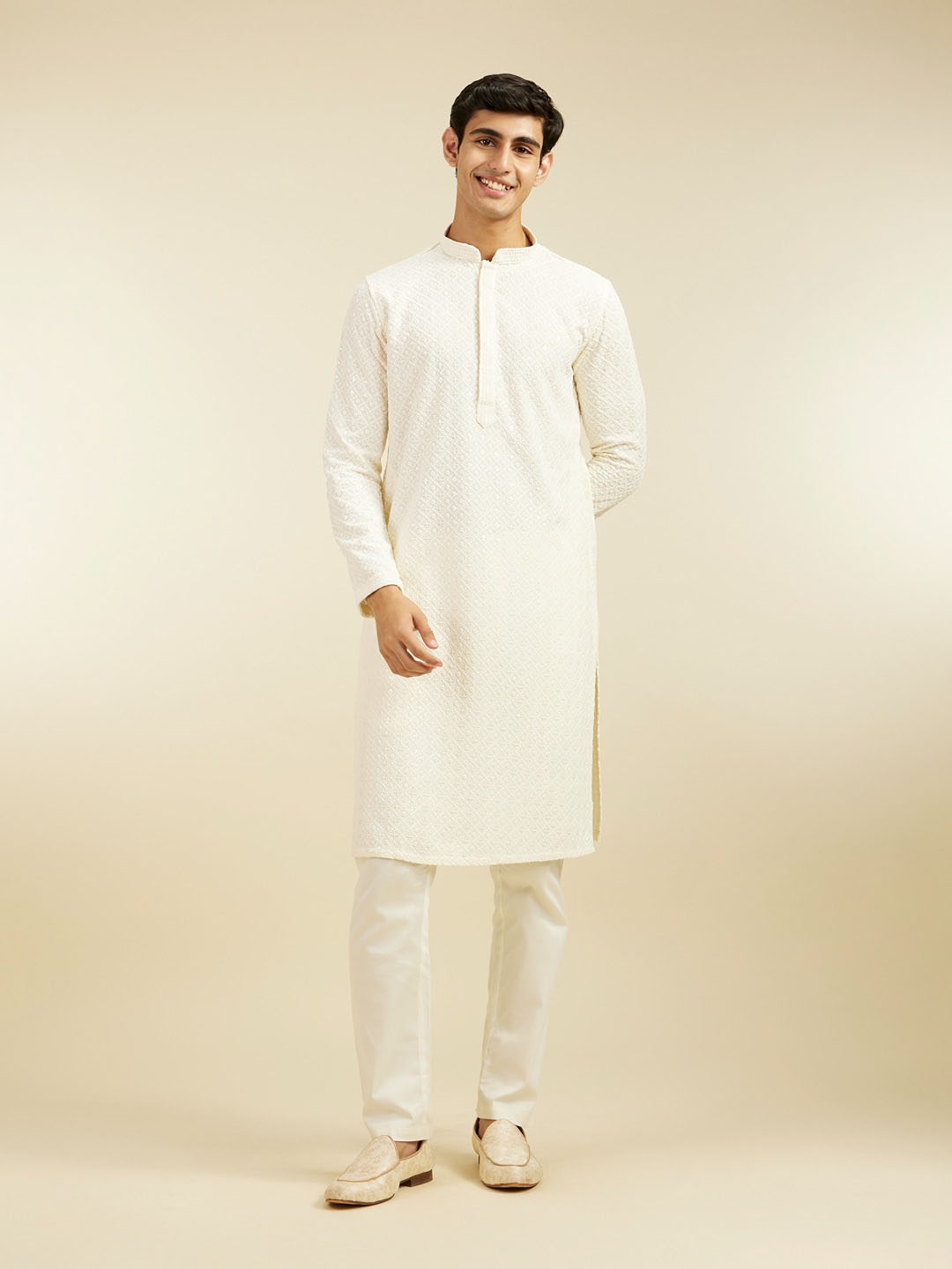 

Diwas by Manyavar Men Geometric Embroidered Sequinned Mandarin Collar Straight Kurta, Cream