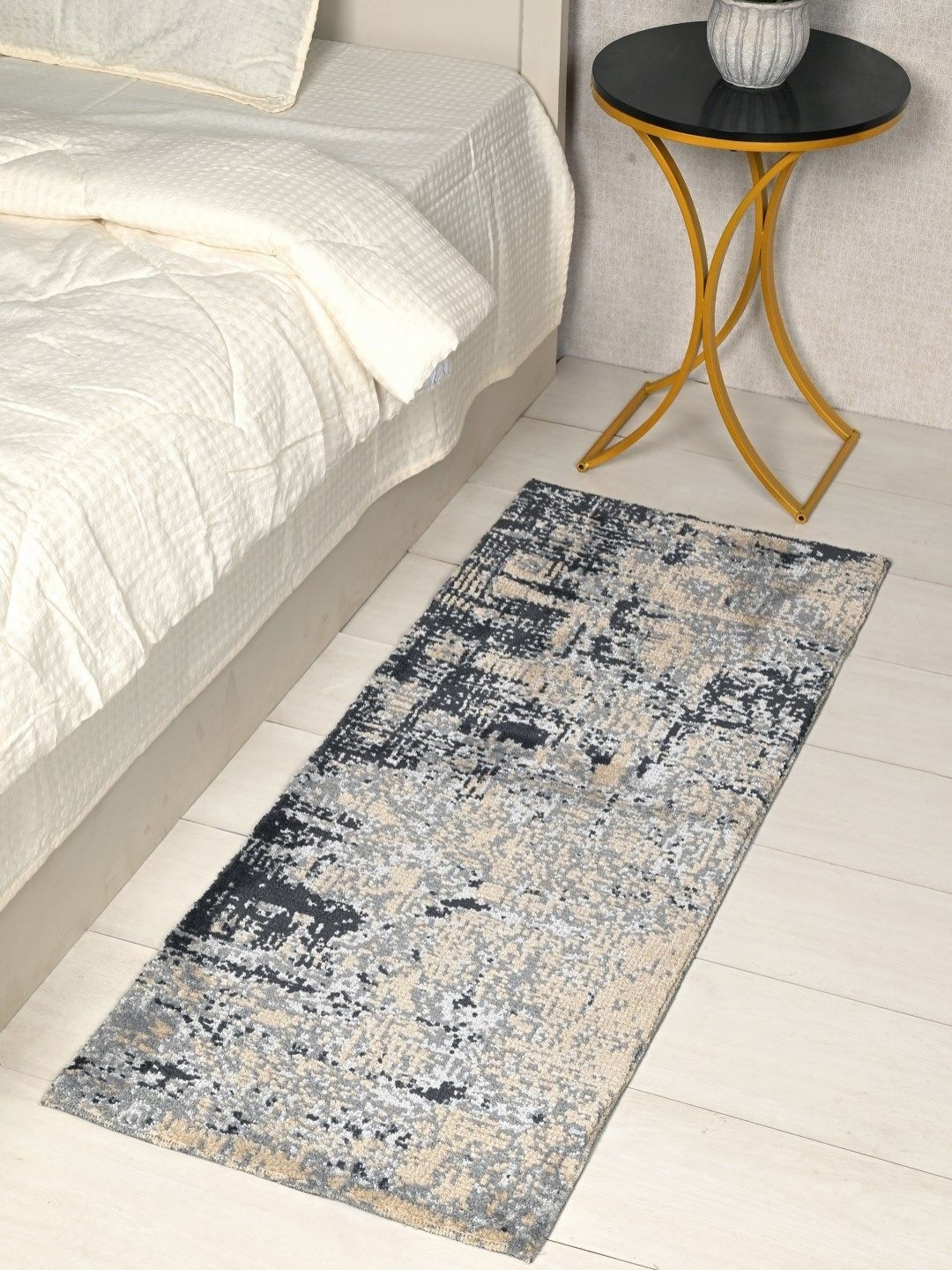 

Saral Home Grey & Beige Abstract Textured Floor Runner
