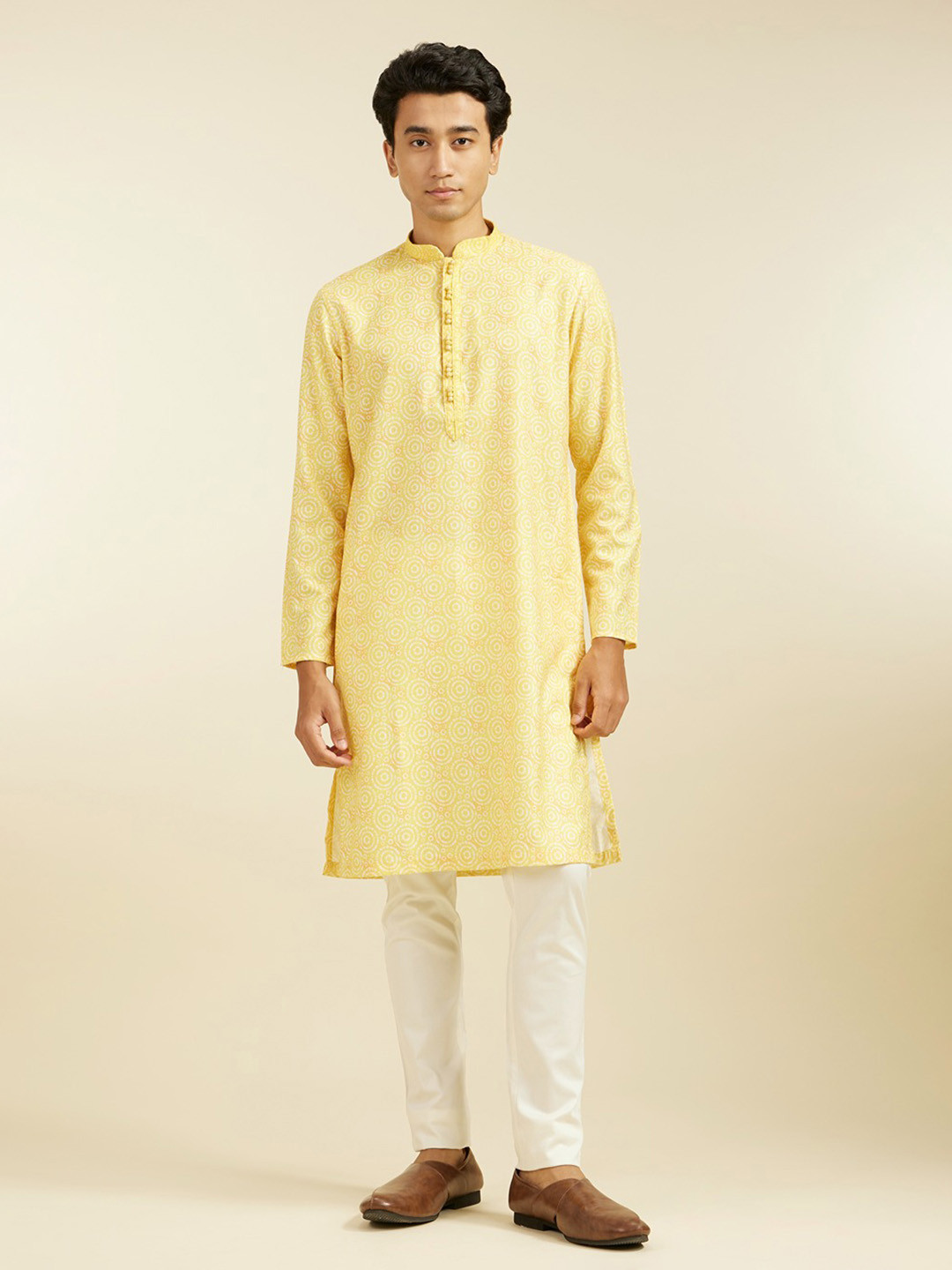 

Diwas by Manyavar Men Geometric Printed Mandarin Collar Straight Kurta, Yellow