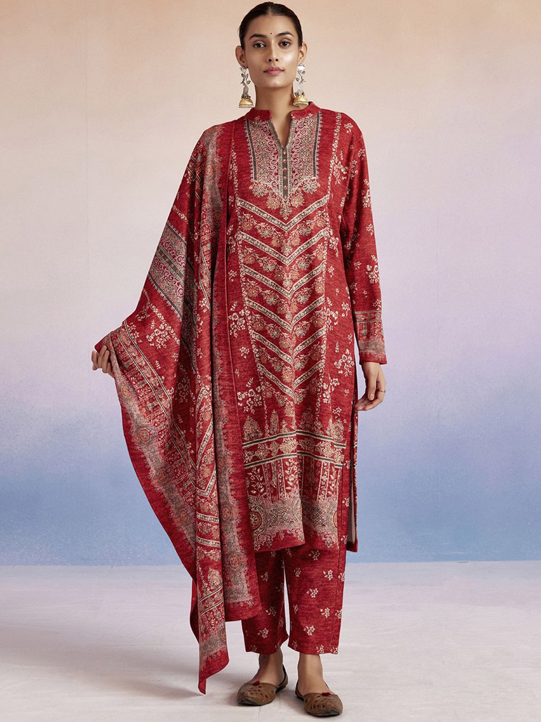 

Jaipur Kurti Woolen Ethnic Printed Kurta Set With Dupatta, Red