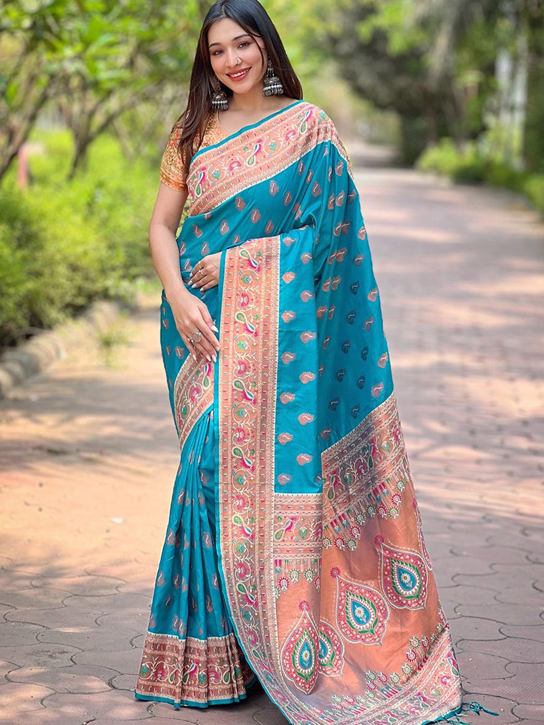 

SGF11 Woven Design Zari Pure Silk Traditional Kanjeevaram Saree, Turquoise blue