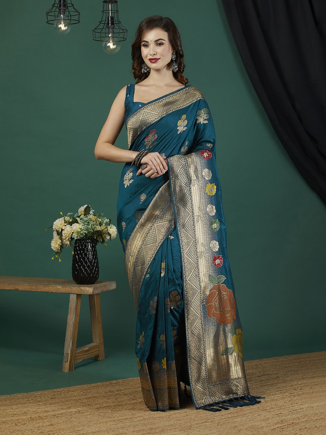 

HI FI NX Ethnic Motifs Zari Saree, Blue