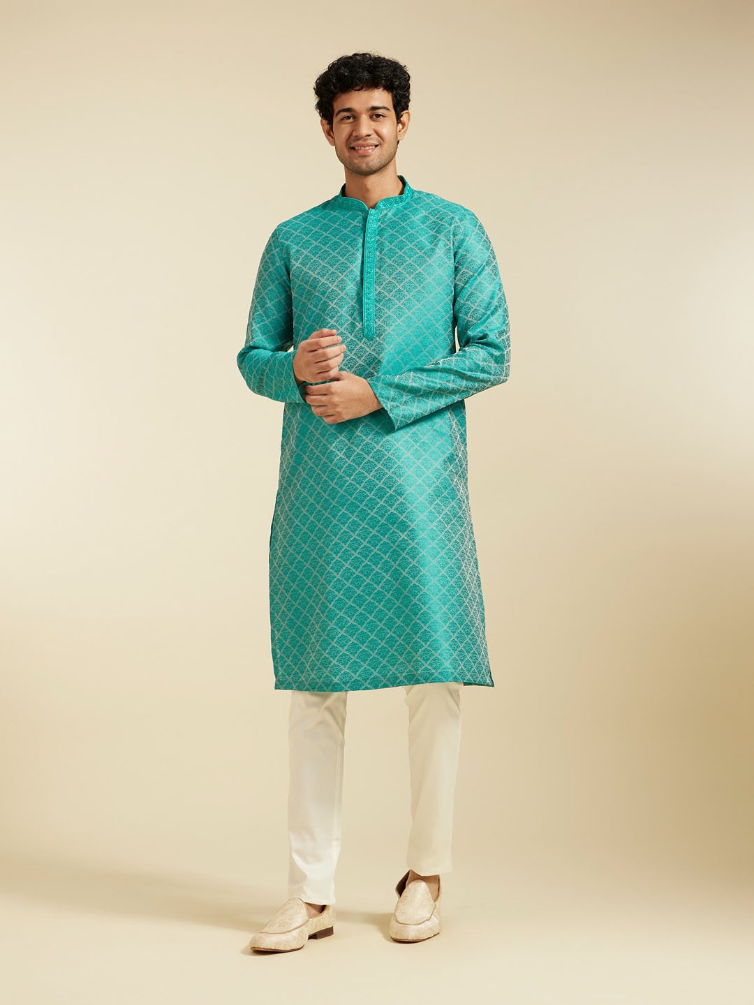 

Diwas by Manyavar Ethnic Motifs Woven Design Mandarin Collar Straight Kurta, Sea green